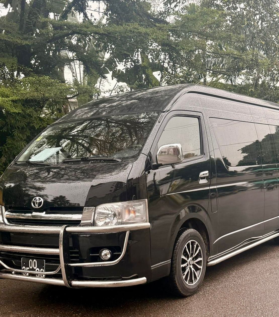 6 Seater CGH Luxury Van photo